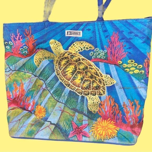 Turtle design tote bag! Great for shopping, pool or beach!Stock photo is first - Picture 9 of 10